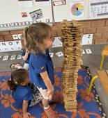 Les petits enquêteurs (maternelle du lycée français Charlemagne de Pointe-Noire)