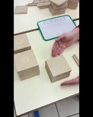 Matériel base 10 - Multiplier un nombre décimal par un entier.mp4