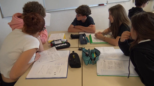 Jigsaw sur symétries en mathématiques.MP4