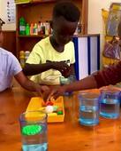 Les petits enquêteurs (maternelle du lycée français de Kigali)