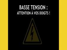 Médiathèque : prévention des risques électriques : basse tension attention vos doigts