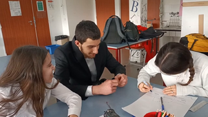 Production de fiche en groupe sur la ventre - art appliqué.mp4