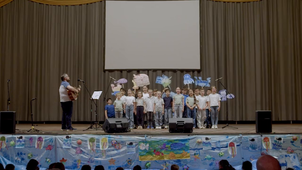Spectacle Ecole de la Plaine de Conflans 2026 CE1-CE2B.mov