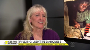 Pulitzer-winning photographer Carol Guzy shows hope in darkness (1).mp4